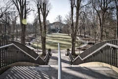 Treppe zum Park